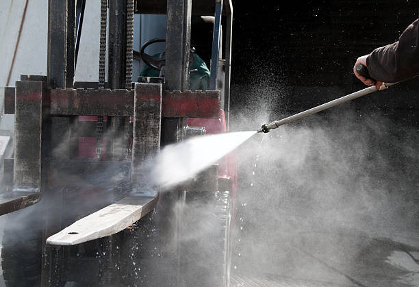 Why Choose Our Certified Pressure Washing Experts for Your Project Needs in Robins, IA?